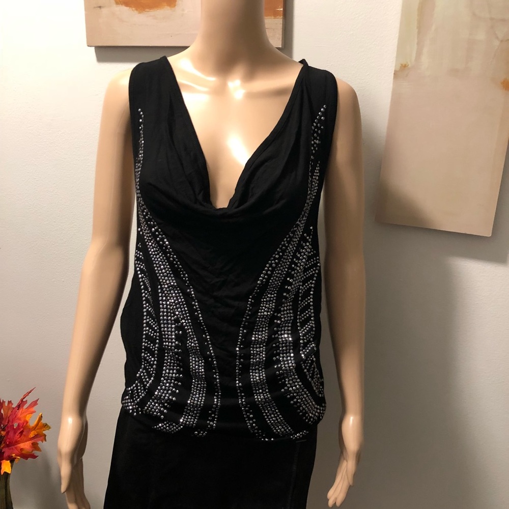 Brand: Guess Size: Small